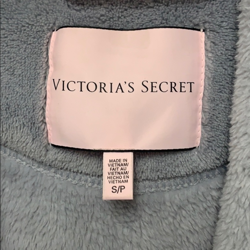 Victoria’s Secret Robe - Picture 3 of 3